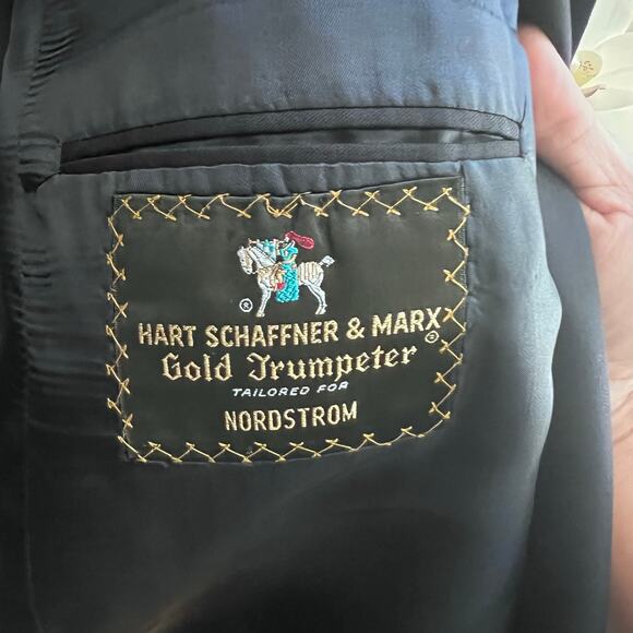 HART SCHAFFNER & MARX Navy Blazer Men's 44R USA Gold Button Sport Coat Jacket - Picture 5 of 6